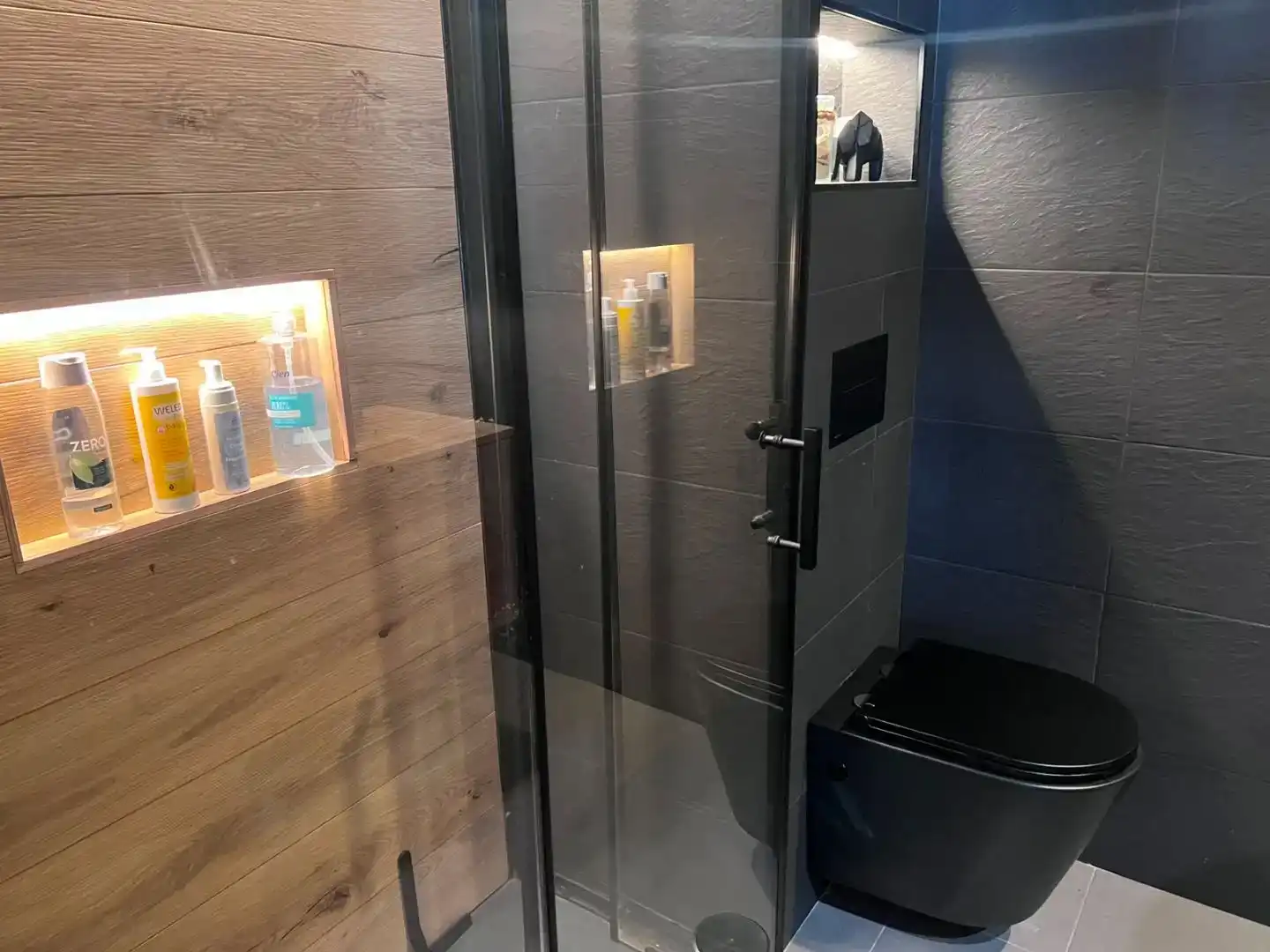 Bany de Pis en venda en Estepona amb Aire condicionat, Parquet i Piscina