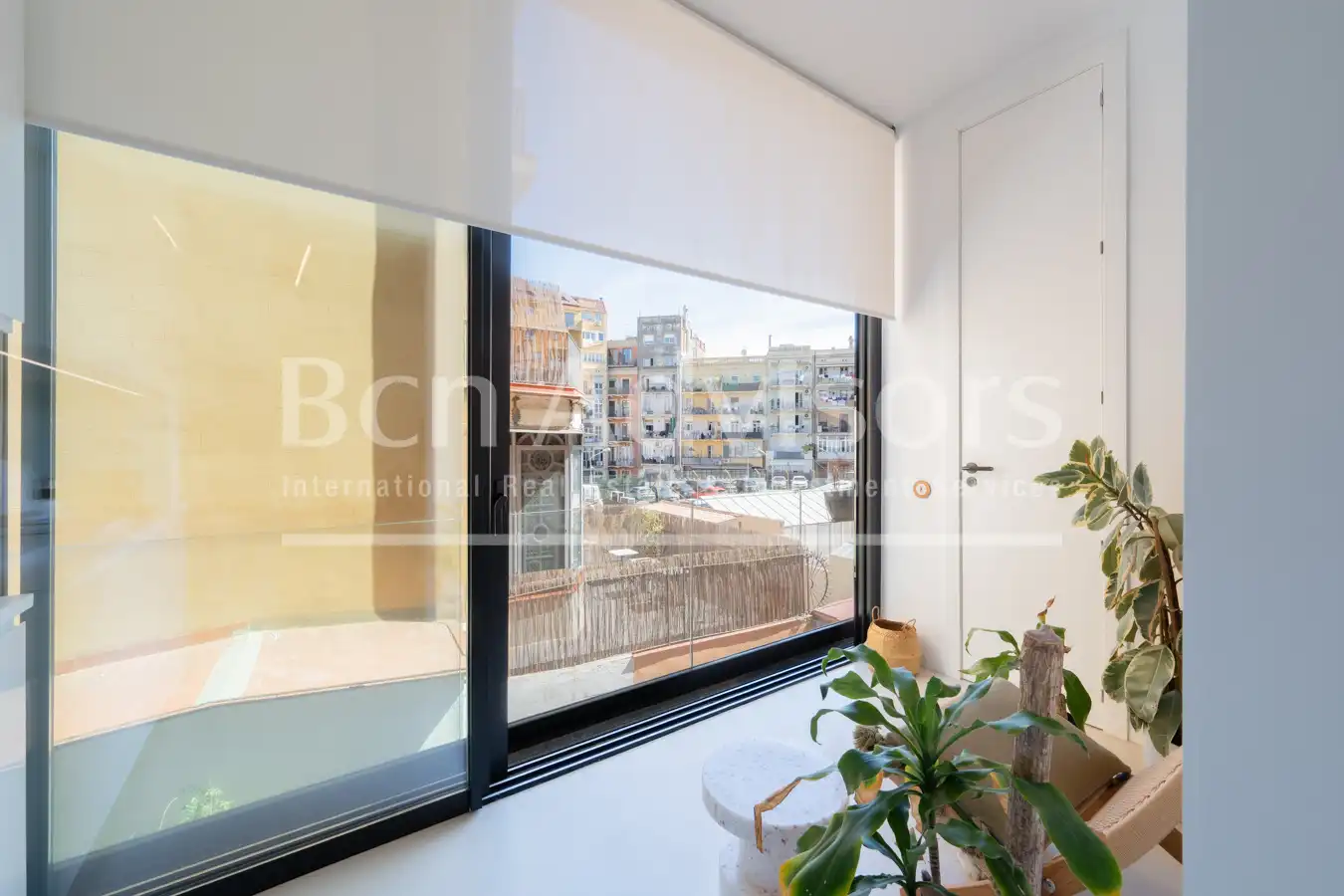 Appartamento con terrazza in vendita a Carrer de València, imagen 6