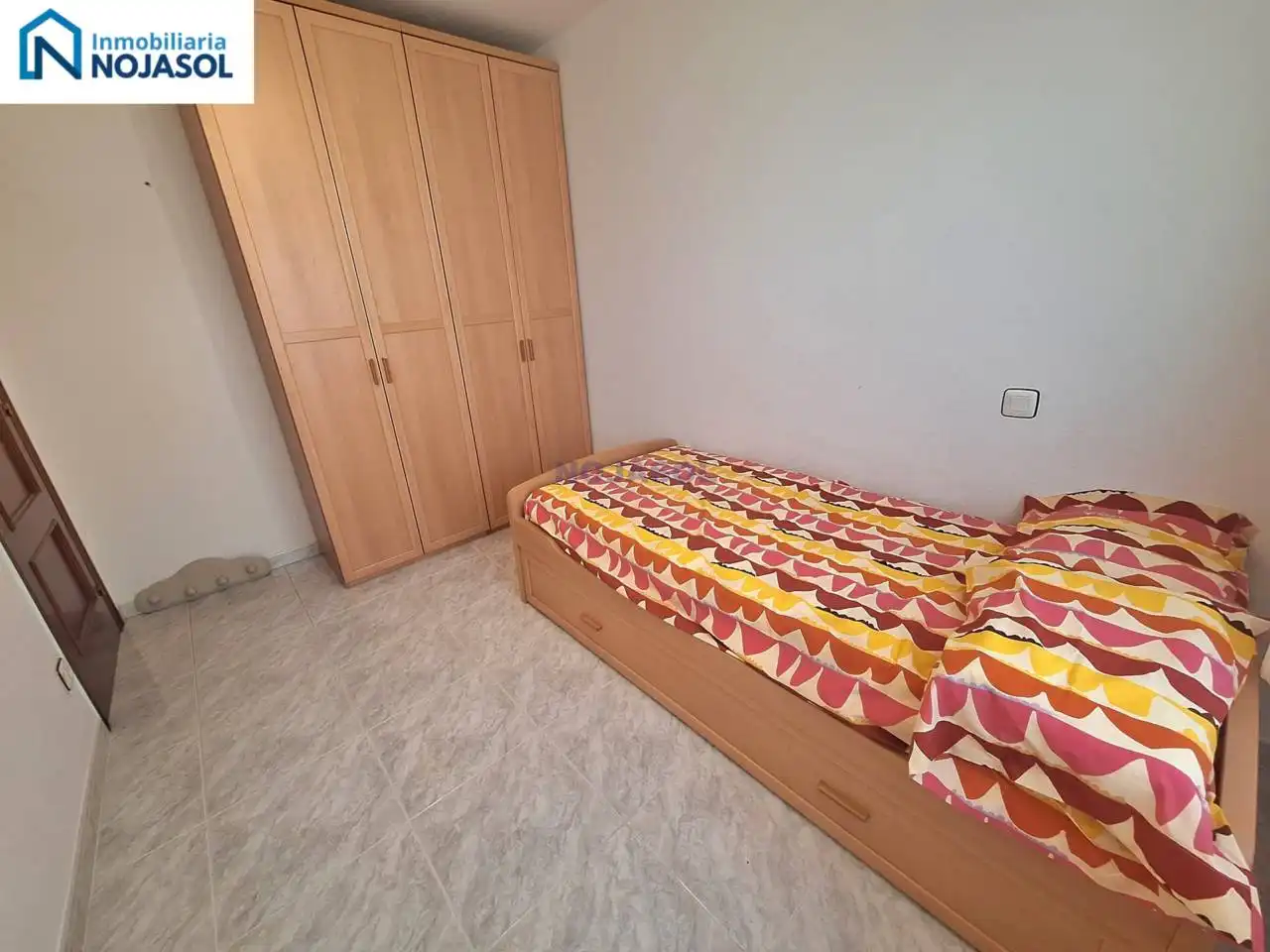 Dormitori de Apartament de lloguer en Noja amb Calefacció, Jardí privat i Terrassa