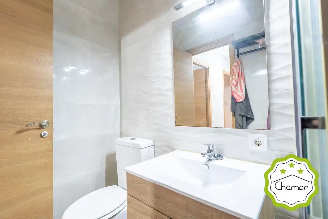 Bathroom of Flat for sale in Bilbao   with Private garden and Storage room