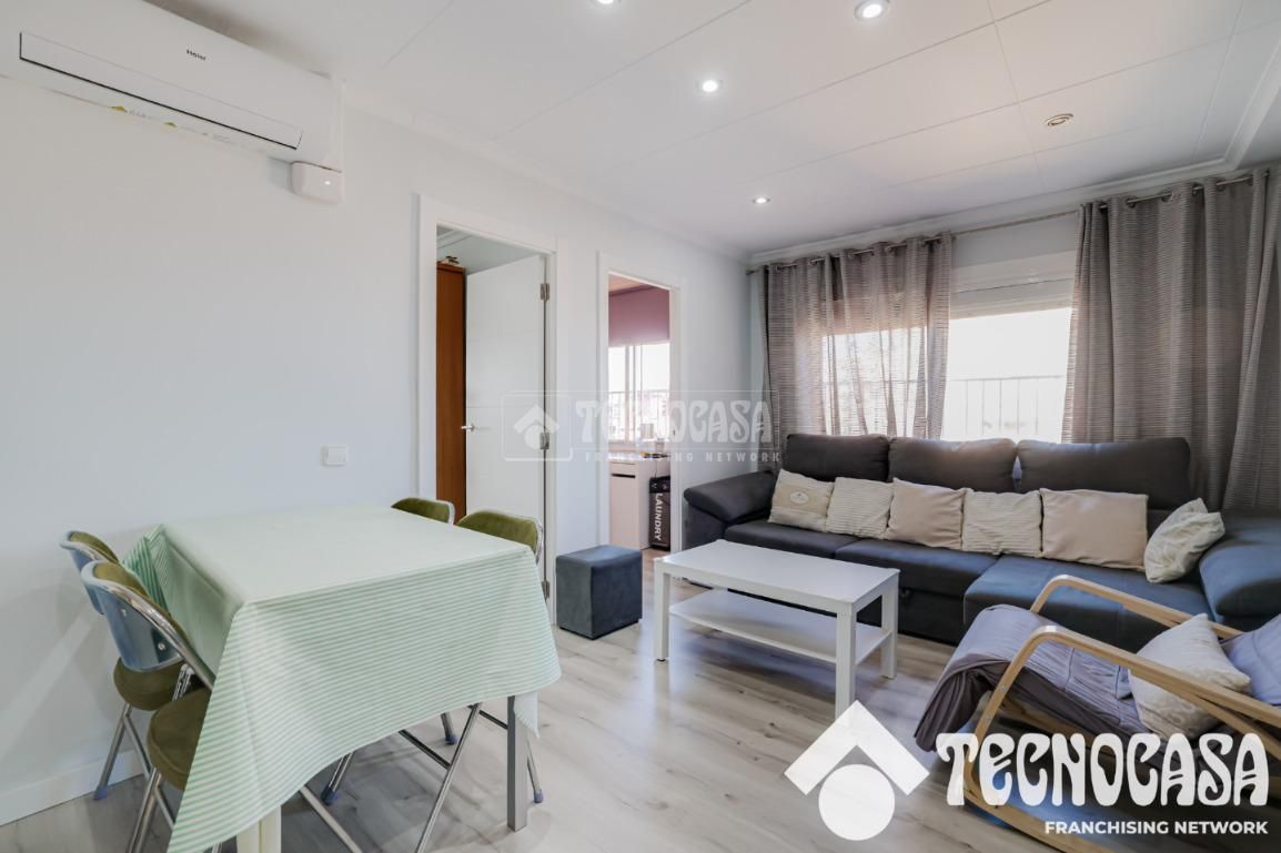 Bedroom of Flat for sale in Badalona