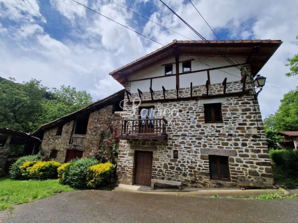 Außenansicht von Country house zum verkauf in Zeanuri mit Heizung und Balkon
