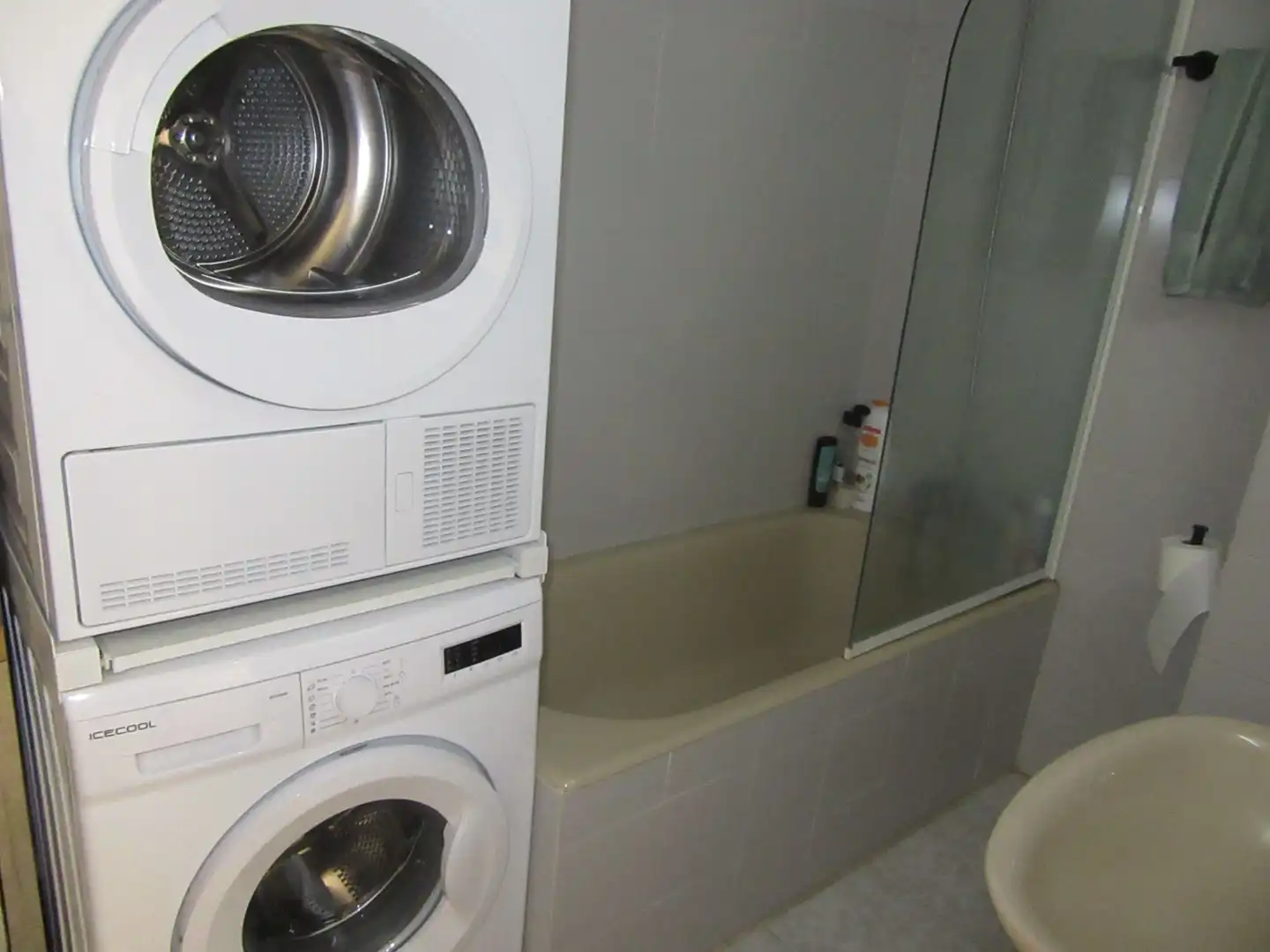 Baño de Apartamento en venta en Jaca con Calefacción, Terraza y Amueblado