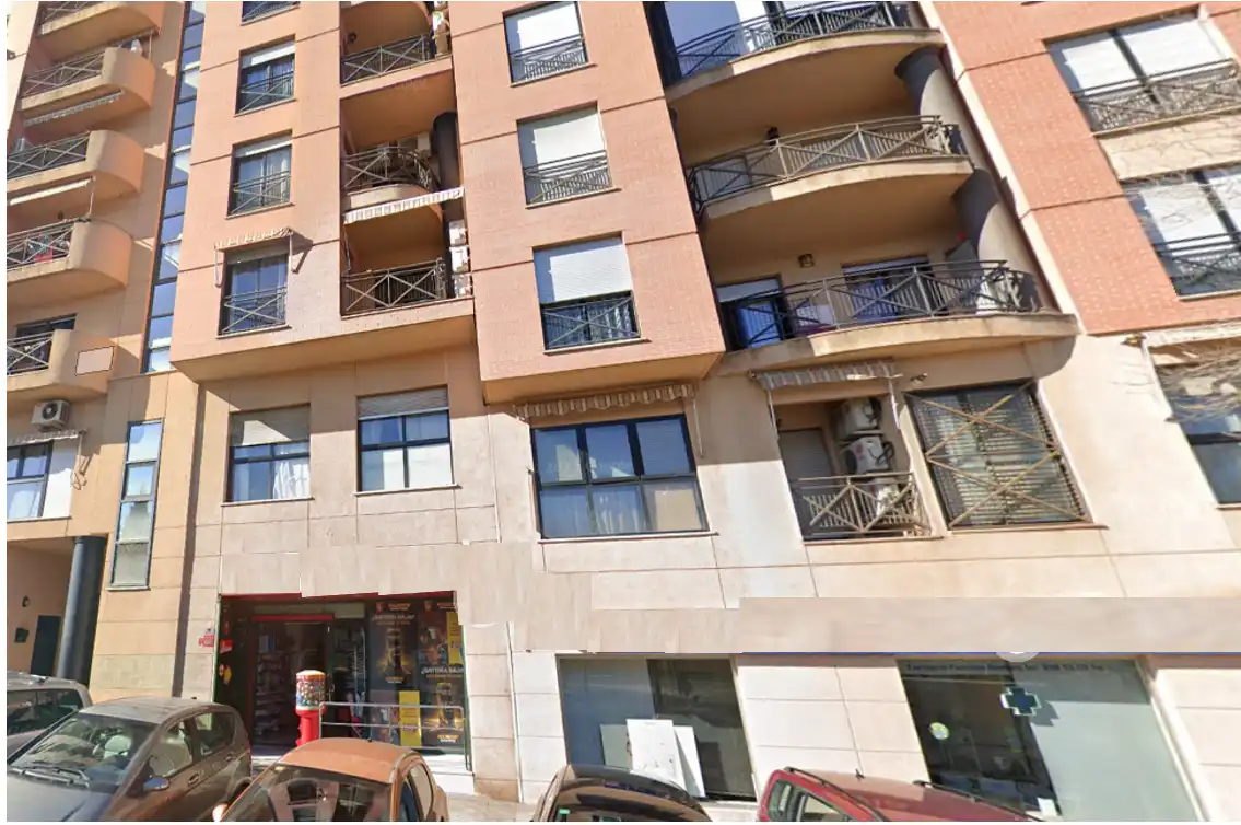 Local comercial en venda a Jun