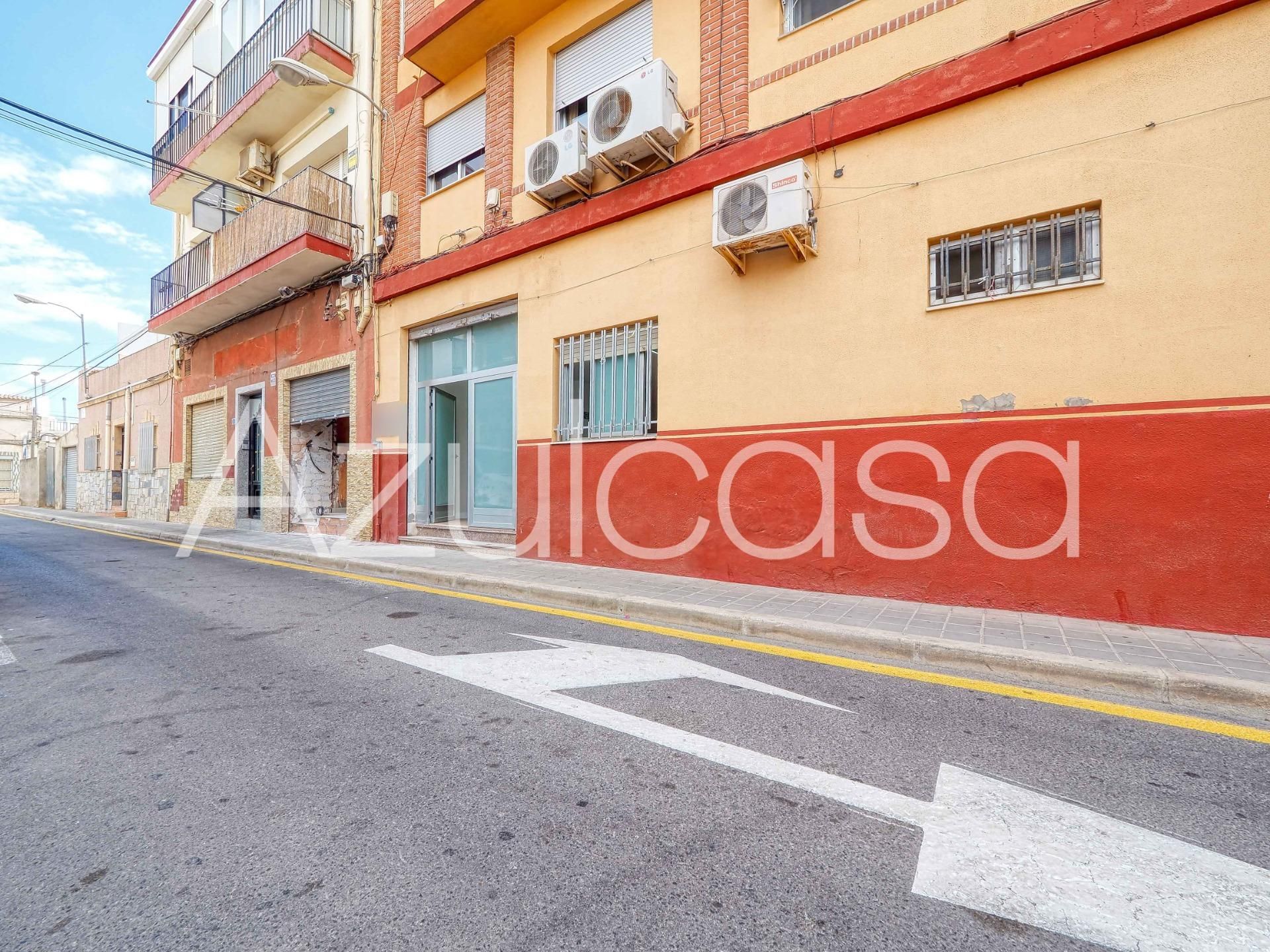 Vista exterior de Local en venda en Alicante / Alacant amb Aire condicionat