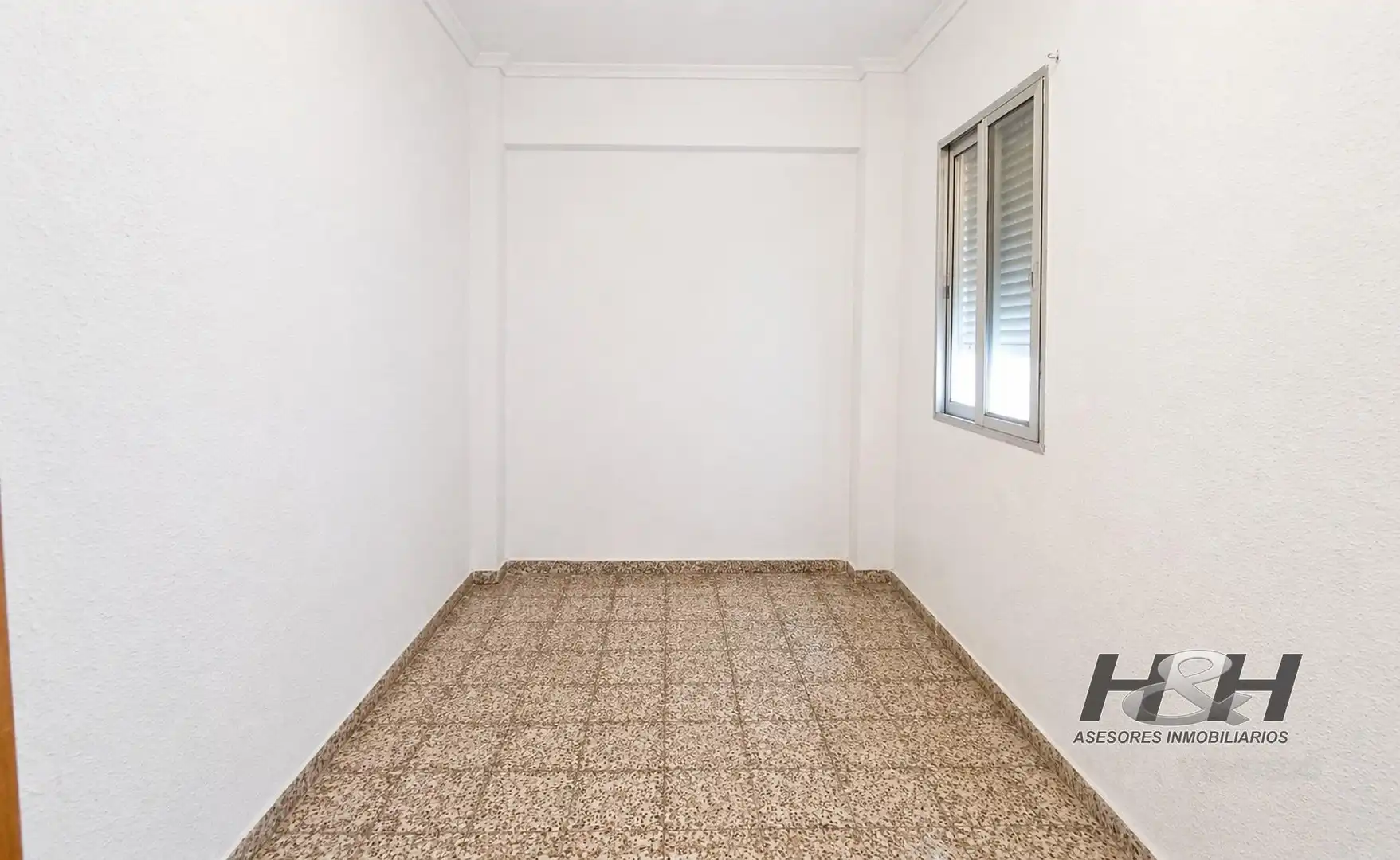 Piso en venta en Burjassot con Balcón