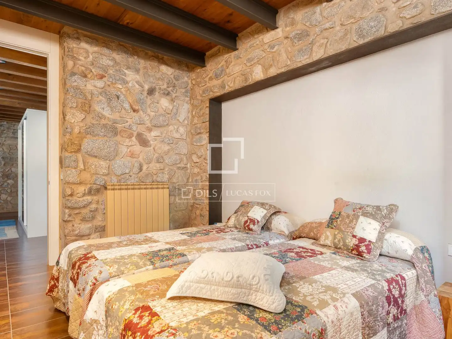 Dormitori de Finca rústica en venda en Maçanet de Cabrenys amb Calefacció, Jardí privat i Traster