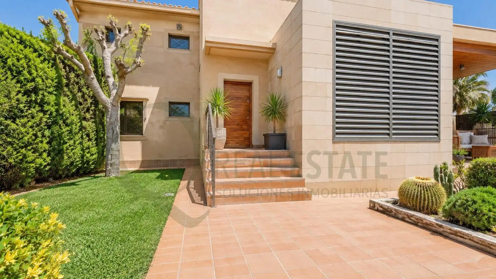 Vista exterior de Casa o xalet en venda en Mutxamel amb Aire condicionat, Calefacció i Jardí privat