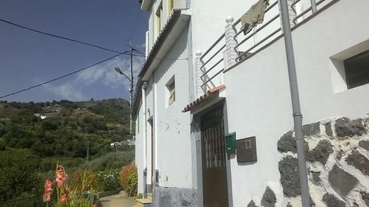 Vista exterior de Piso en venta en Teror