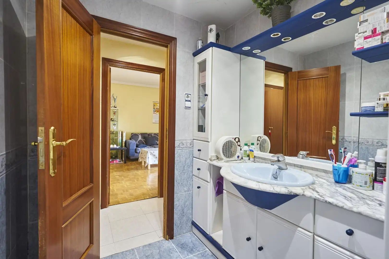 Baño de Piso en venta en Alcorcón con Calefacción y Amueblado