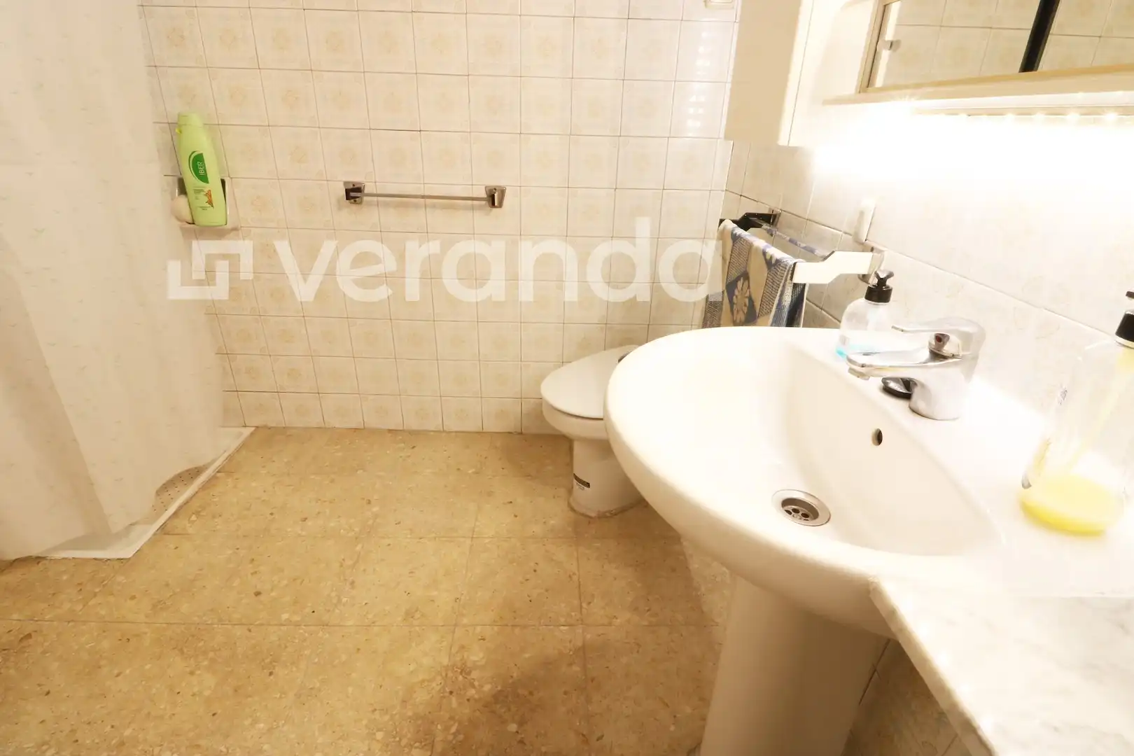 Badezimmer von Einfamilien-Reihenhaus zum Verkauf in Ripollet mit Abstellraum