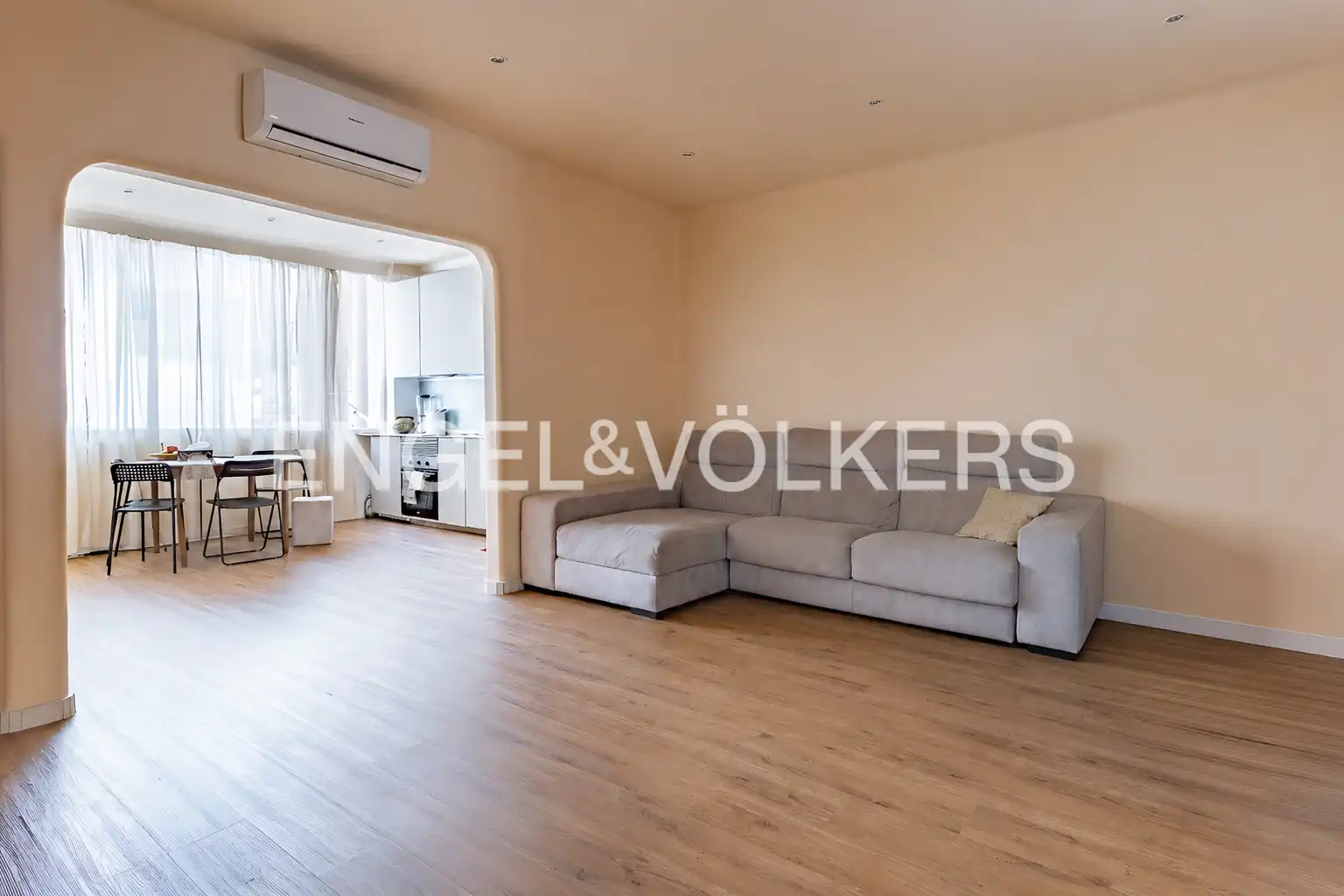 Sala de estar de Piso en venta en Badalona con Aire acondicionado, Calefacción y Parquet