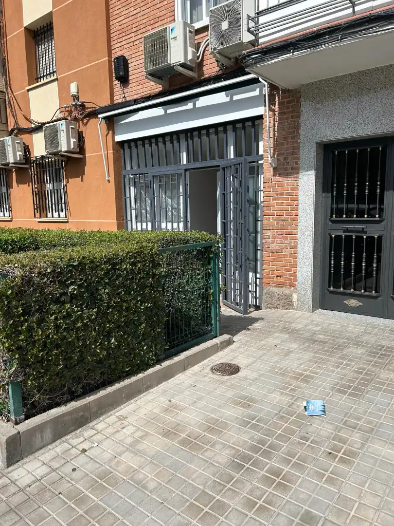 Oficina en venta en Calle de Fray José Cerdeiriña, Las Águilas