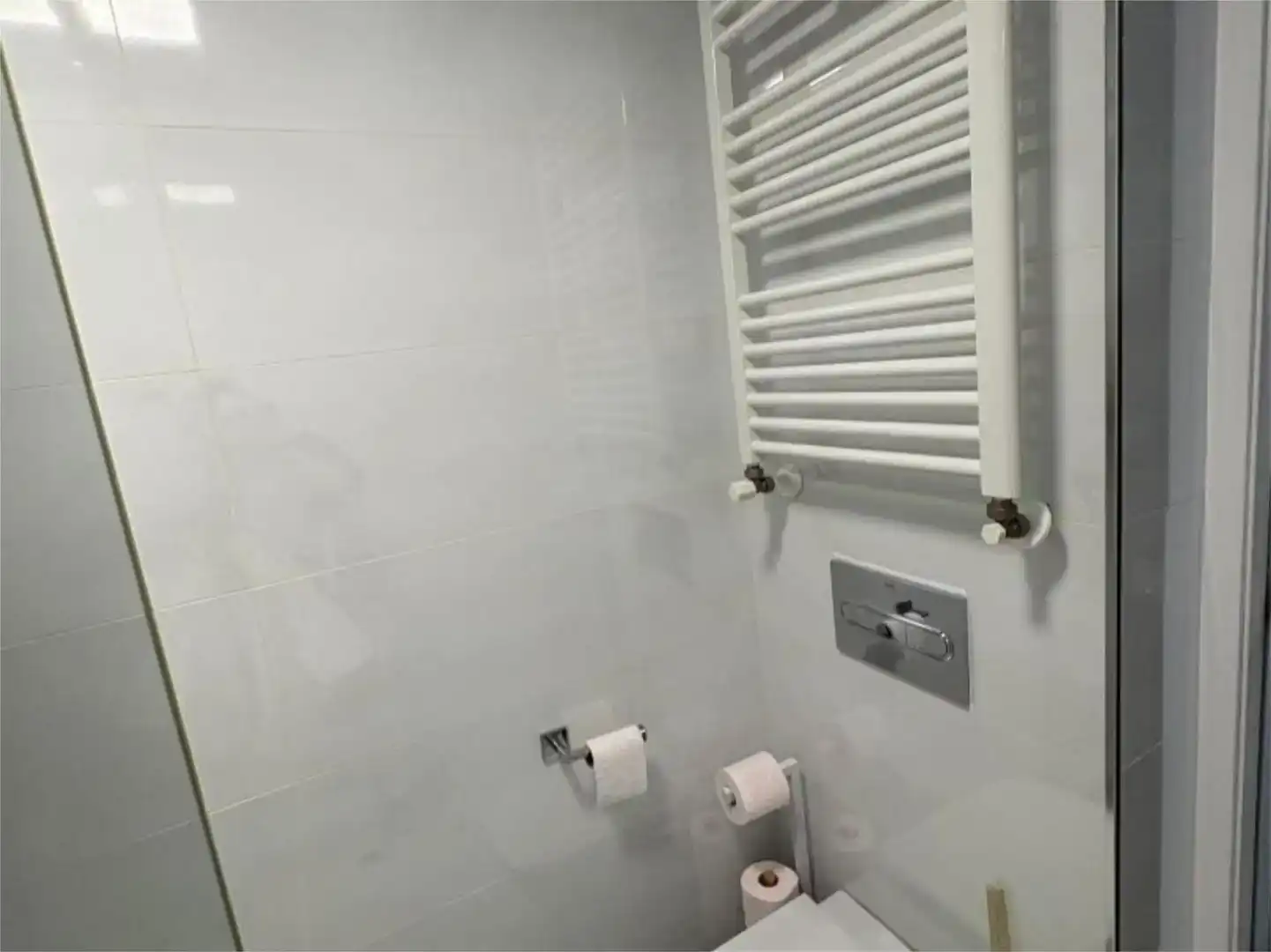 Bathroom of Flat for sale in El Carpio  with Air Conditioner and Balcony