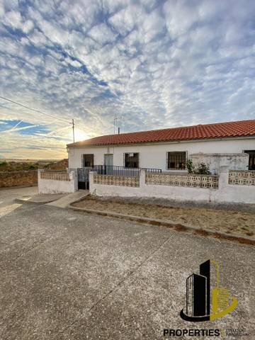 Casa-chalet en Venta en Morille