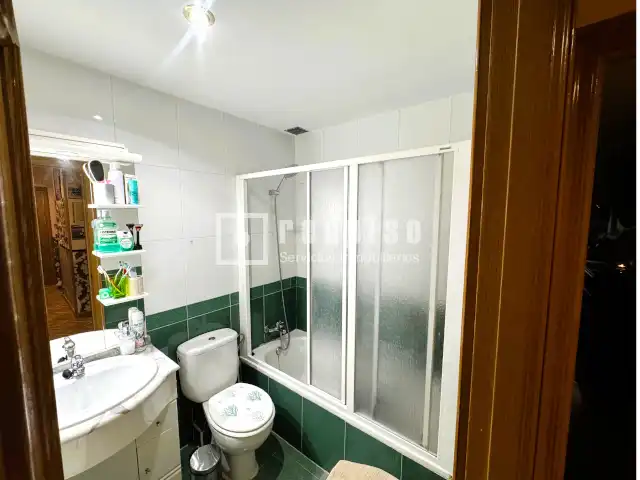 Baño de Piso en venta en Parla con Aire acondicionado, Calefacción y Parquet