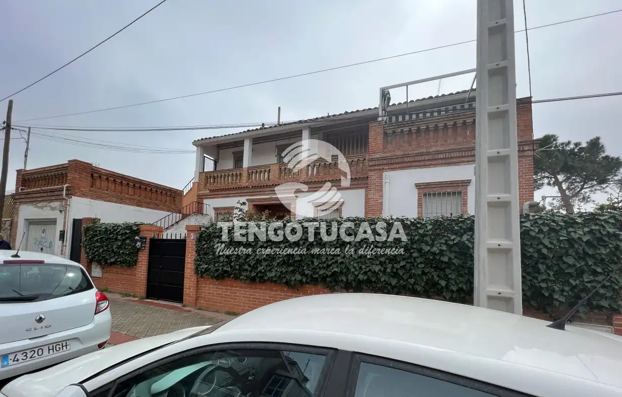 Vista exterior de Pis en venda en Madrid amb Calefacció, Parquet i Terrassa