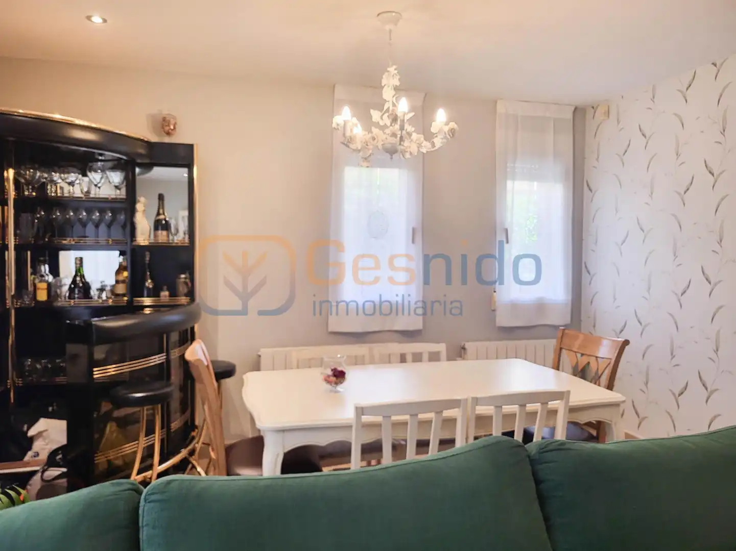 Comedor de Casa adosada en venta en Segovia con Calefacción, Parquet y Trastero