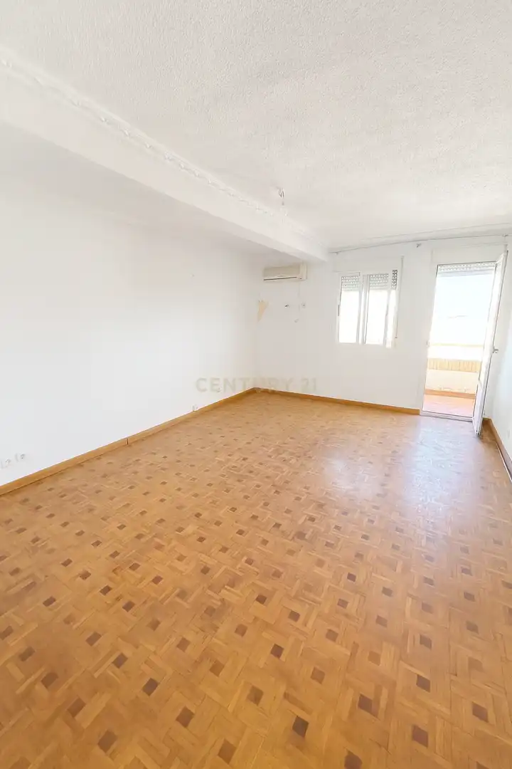 Bedroom of Flat for sale in Trujillo  with Air Conditioner, Oven and Washing machine