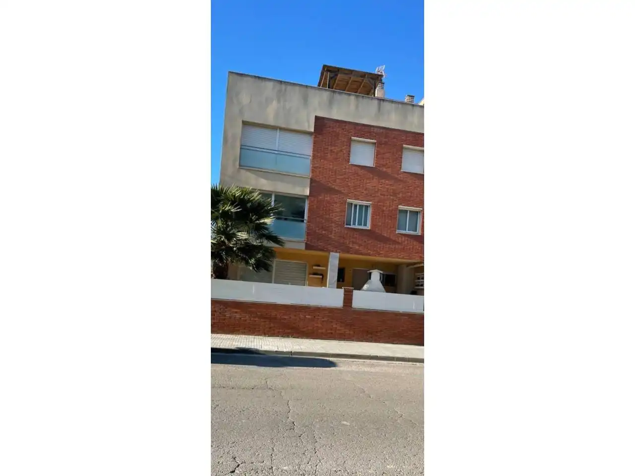 Vista exterior de Piso de alquiler en Cubelles con Aire acondicionado, Calefacción y Jardín privado