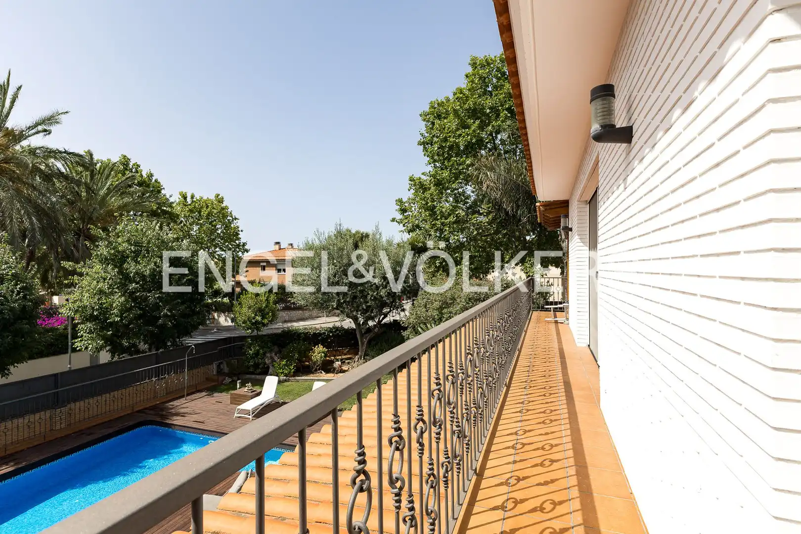 Exterior view of Country homes for sale in Vilanova i la Geltrú  with Air Conditioner, Heating and Private garden