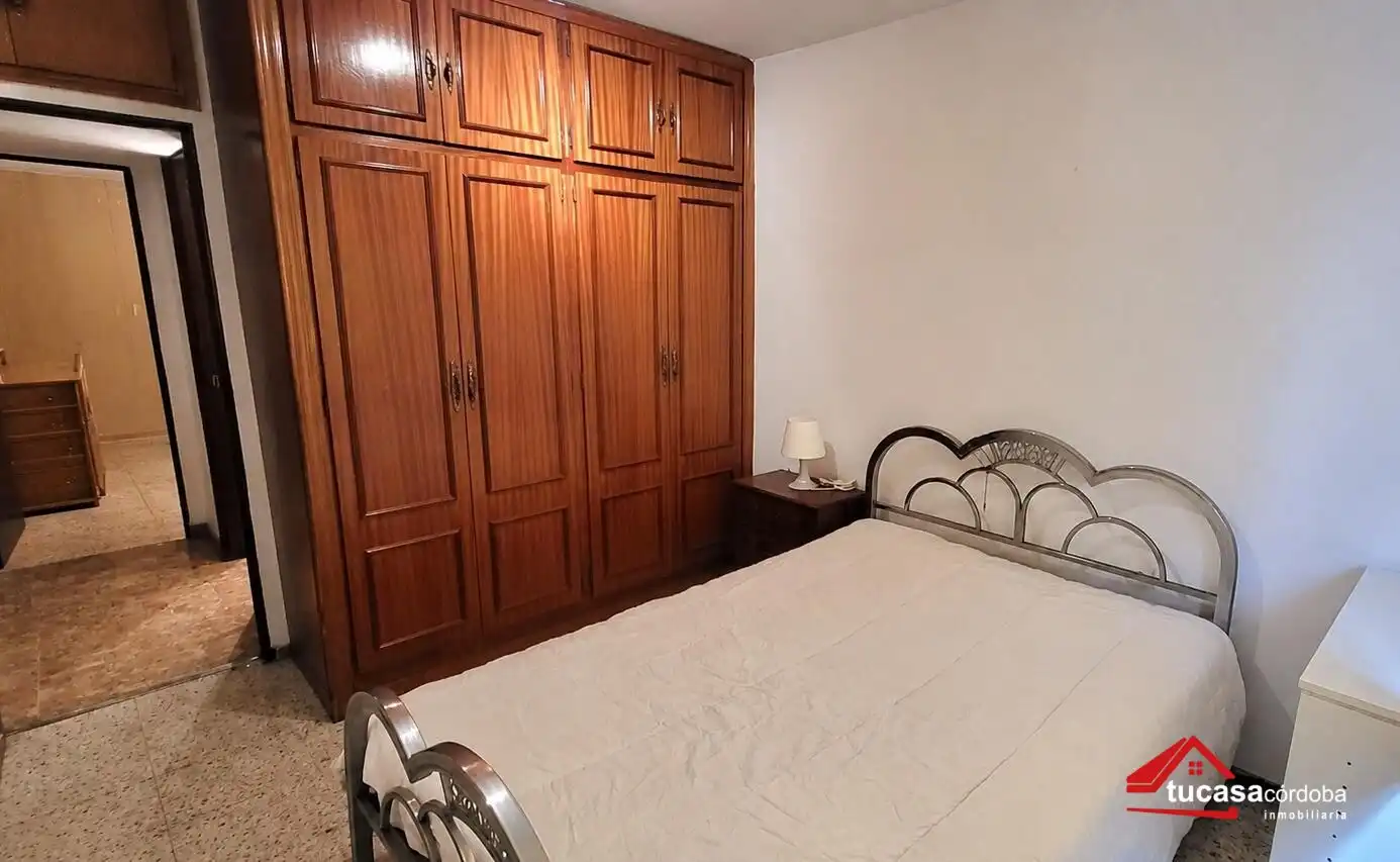 Dormitori de Pis en venda en Córdoba amb Terrassa