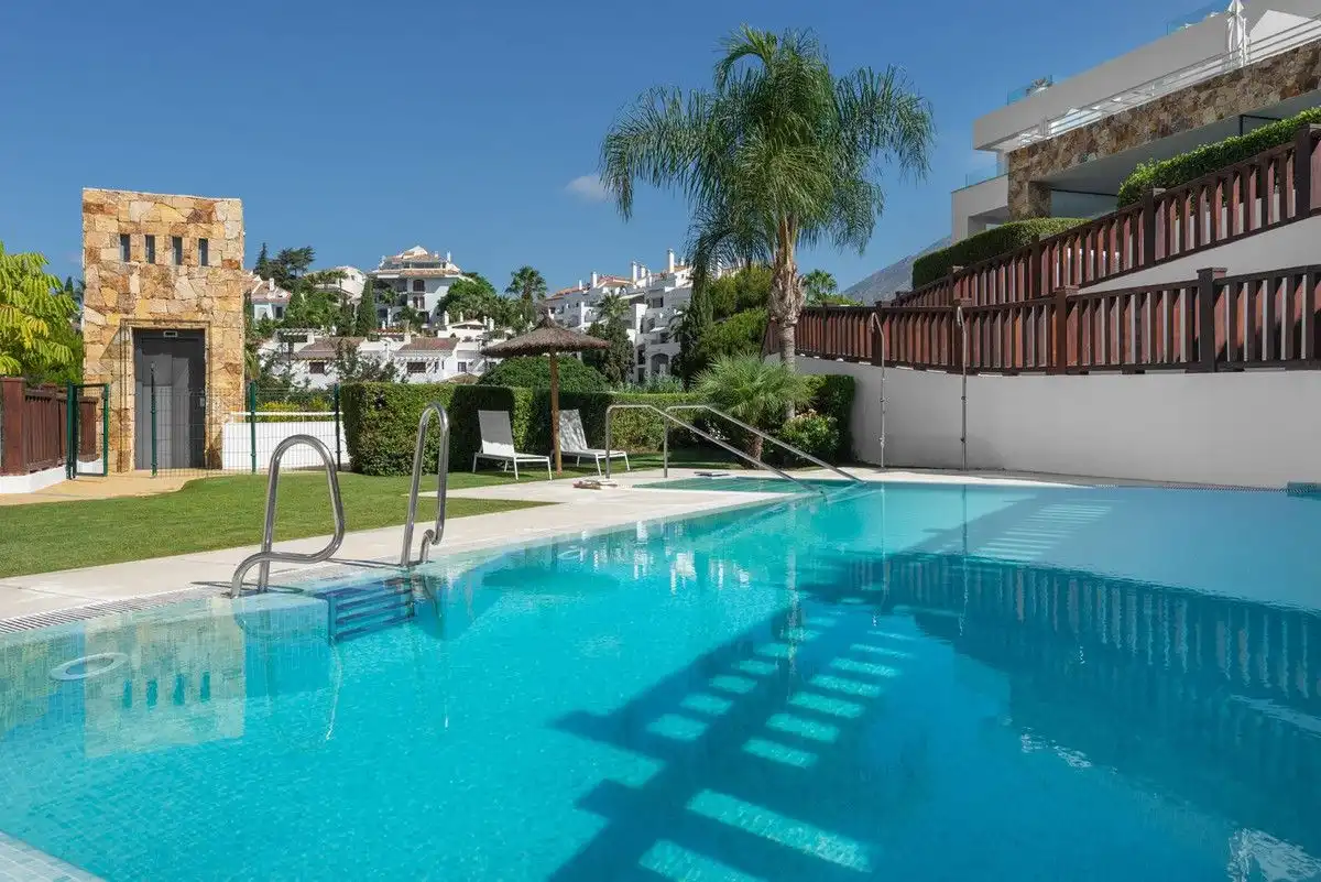 Piscina de Casa o xalet en venda en Marbella amb Terrassa, Alarma i Piscina comunitària