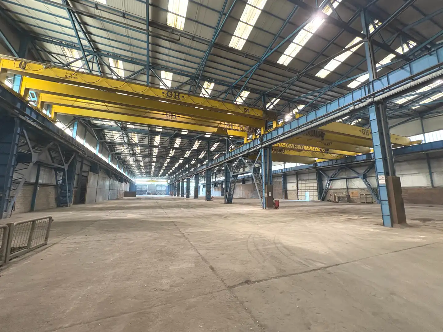 Vista exterior de Nave industrial de alquiler en Parets del Vallès con Calefacción y Alarma