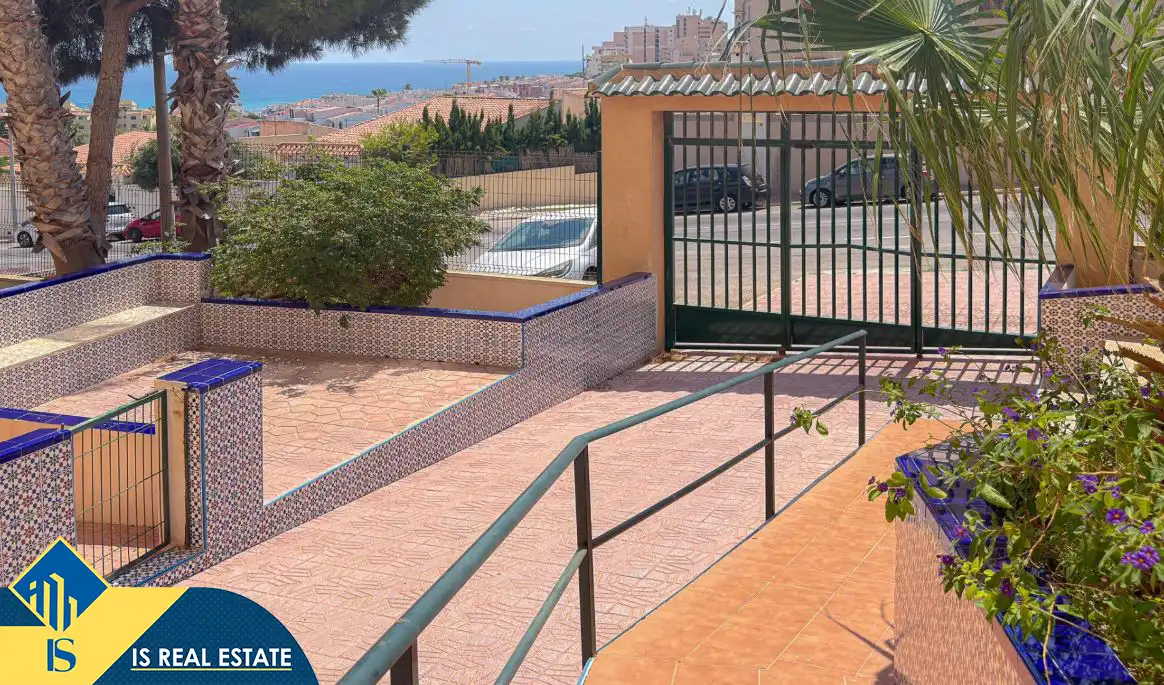 Exterior view of Study for sale in Torrevieja  with Heating, Terrace and Furnished