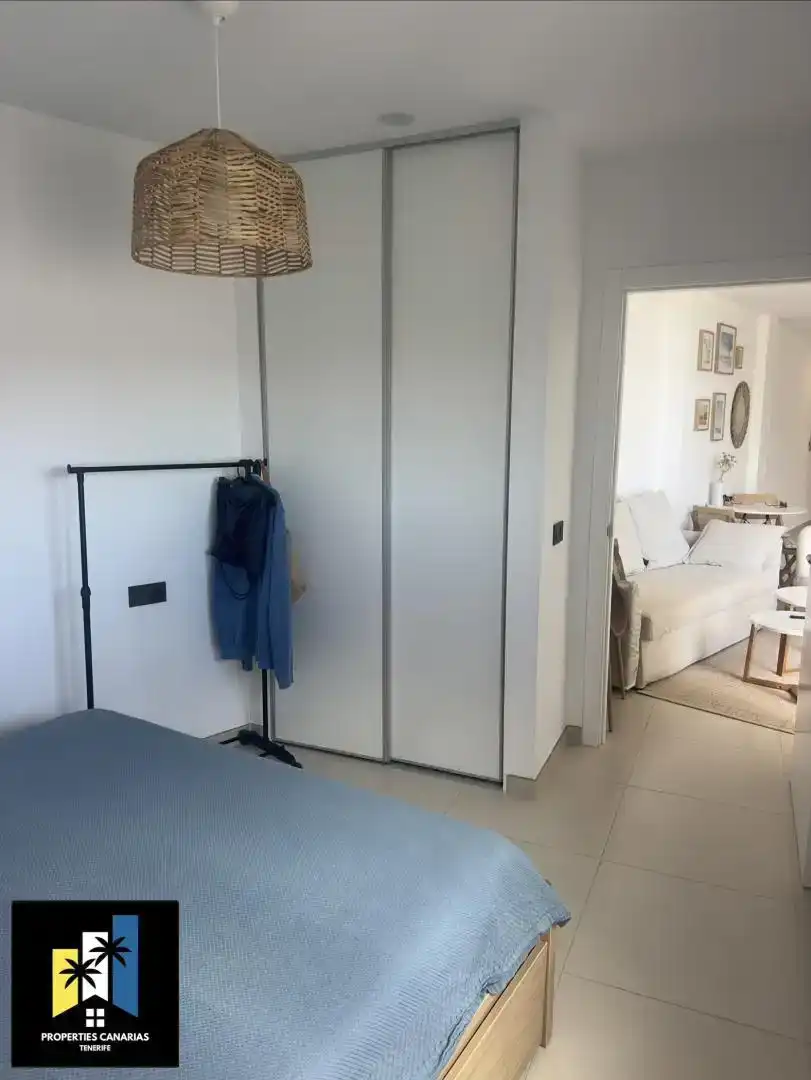 Habitación de Apartamento en venta en Adeje con Piscina y Balcón