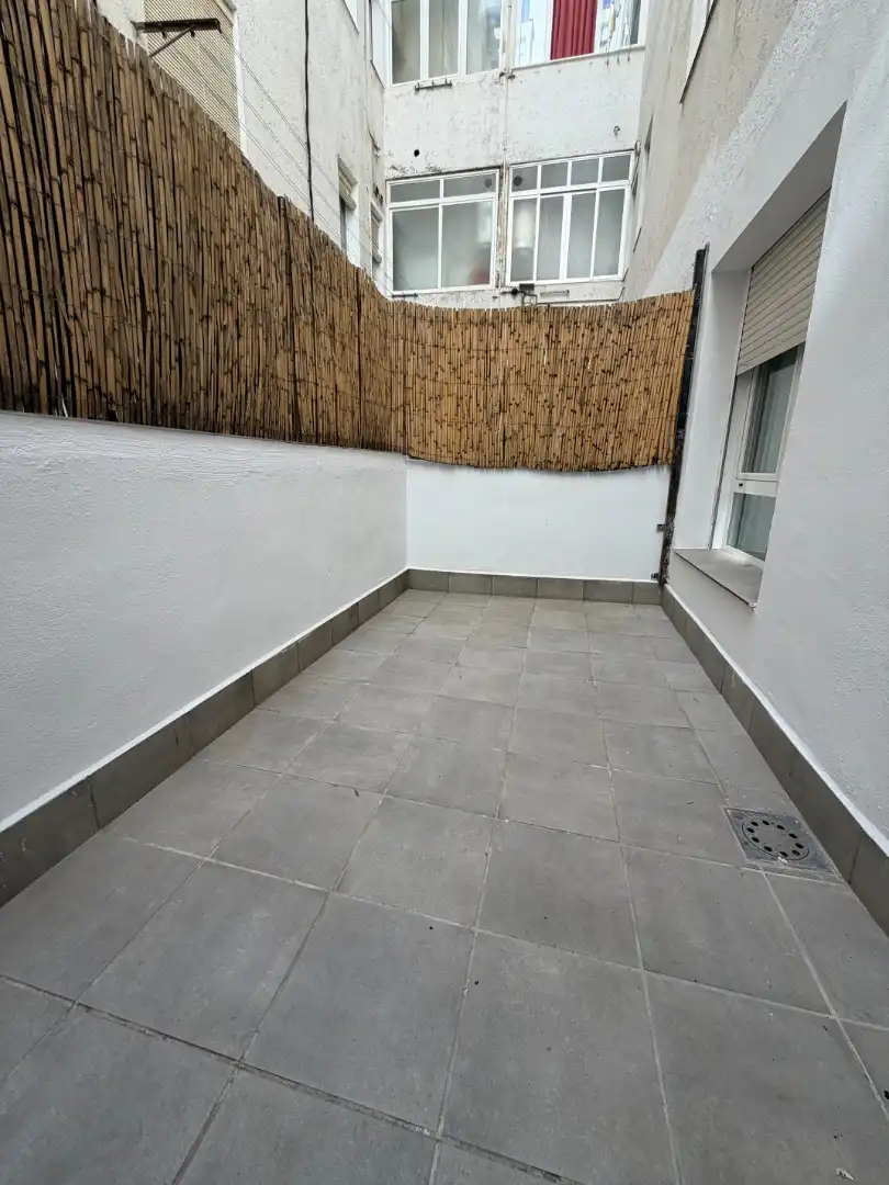 Terraza de Piso para compartir en Granada con Amueblado, Horno y Lavadora