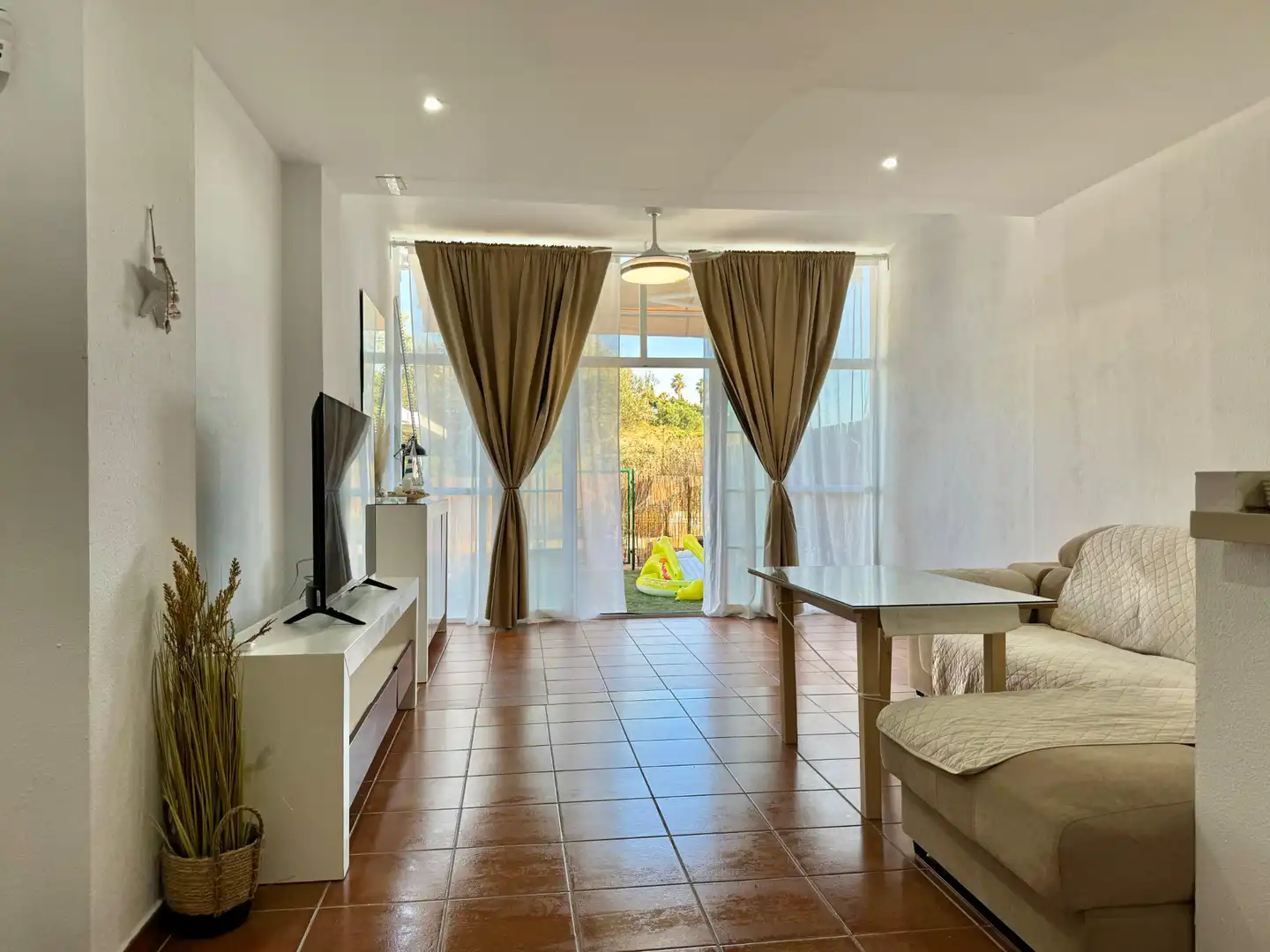 Flat for rent in Calle Juan de Acurio, Martín Miguel