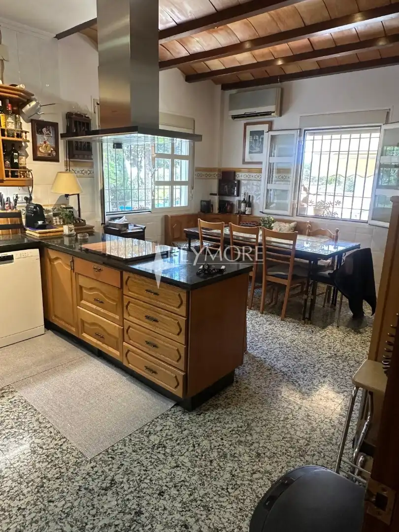 Houses for sale in Poniente-Norte - Miralbaida - Parque Azahara