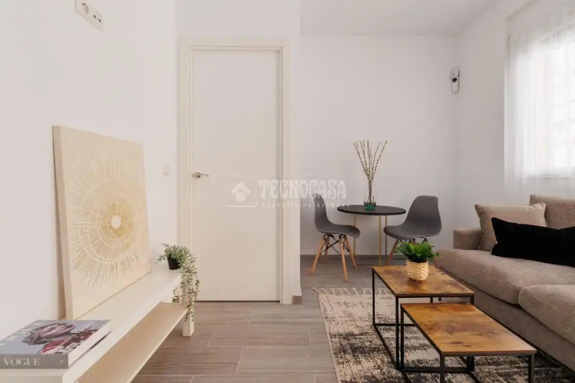 Habitación de Local en venta en Madrid