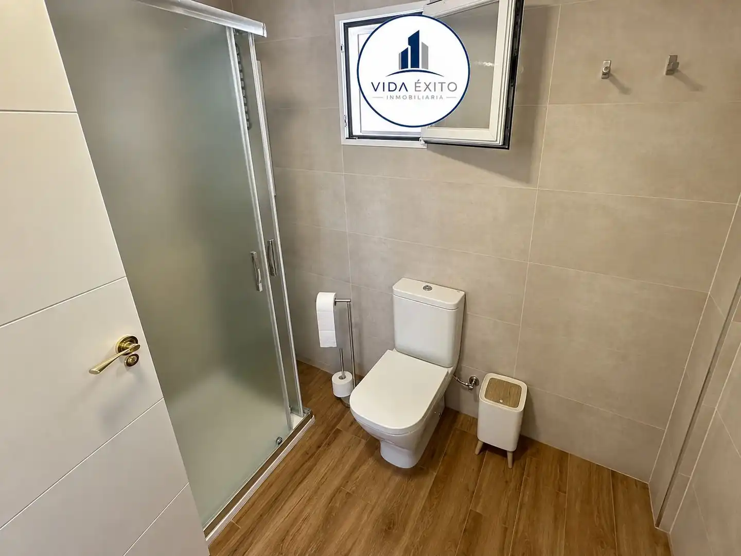 Baño de Piso en venta en Jaén con Aire acondicionado, Calefacción y Balcón
