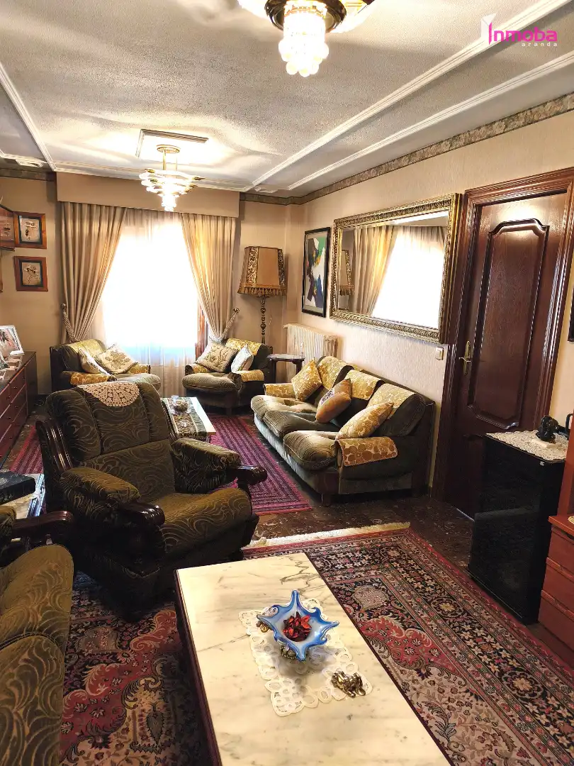 Sala de estar de Piso en venta en Aranda de Duero con Calefacción, Parquet y Trastero