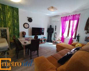 Living room of Flat for sale in Salamanca Capital  with Air Conditioner, Heating and Parquet flooring