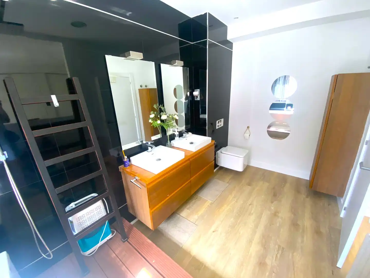 Bathroom of Houses for sale in Castro-Urdiales  with Heating, Private garden and Parquet flooring