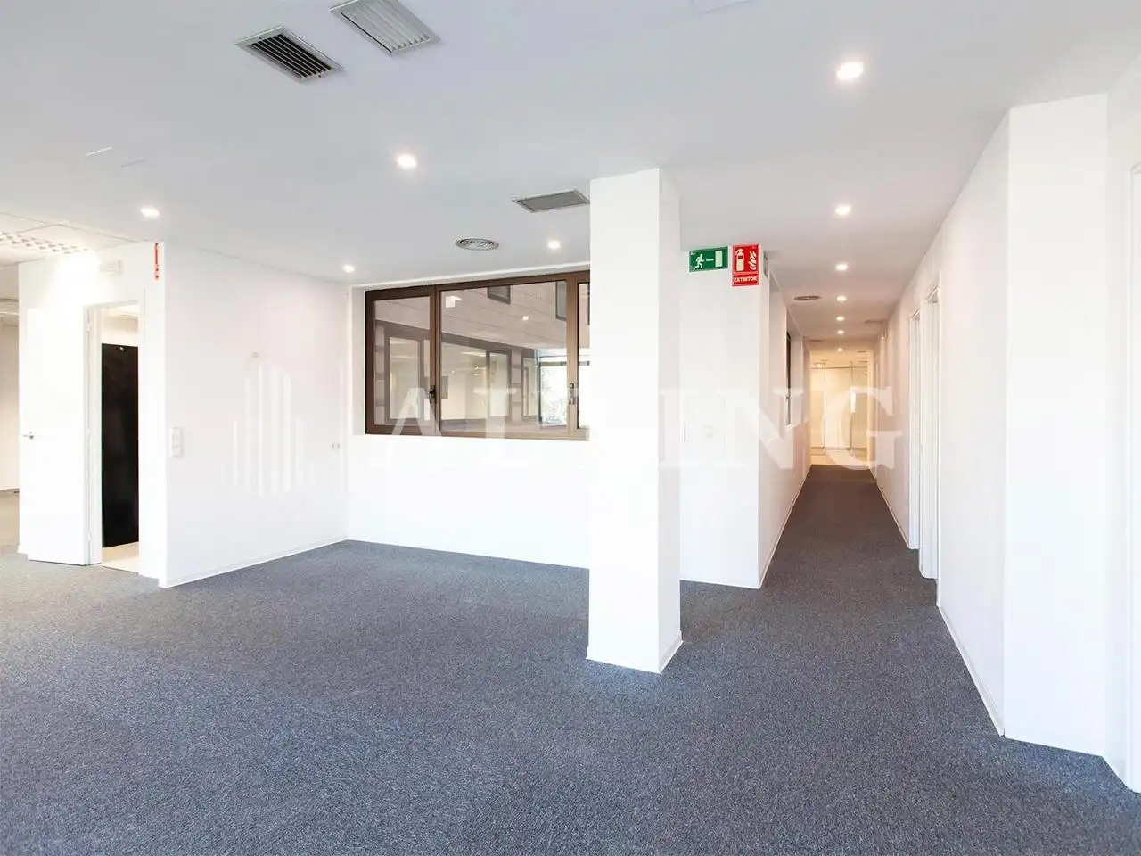 Office space with lift to rent in Catalunya, imagen 26