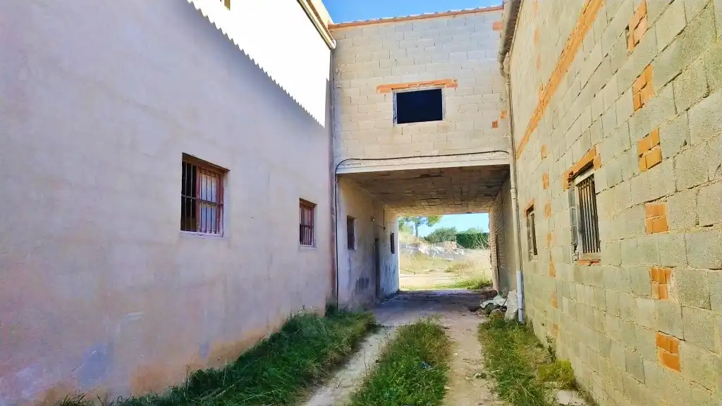 Vista exterior de Nave industrial en venta en Mogente / Moixent