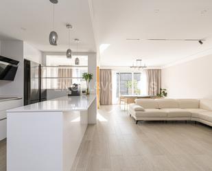 Sala d'estar de Casa o xalet en venda en Boadilla del Monte amb Aire condicionat, Calefacció i Jardí privat
