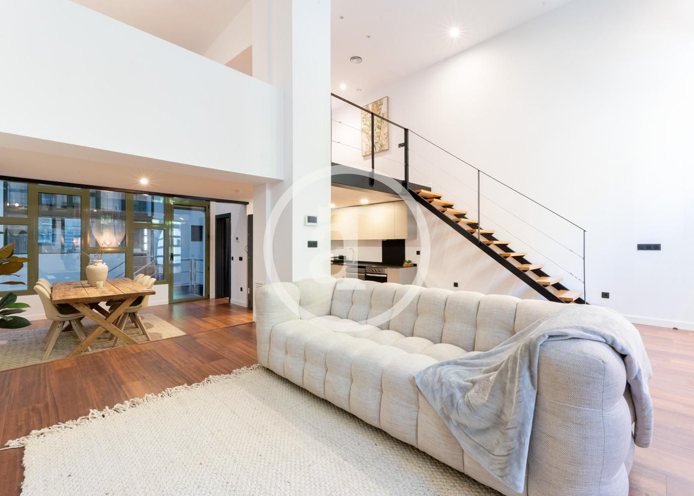 Sala d'estar de Dúplex de lloguer en  Madrid Capital amb Aire condicionat, Calefacció i Traster