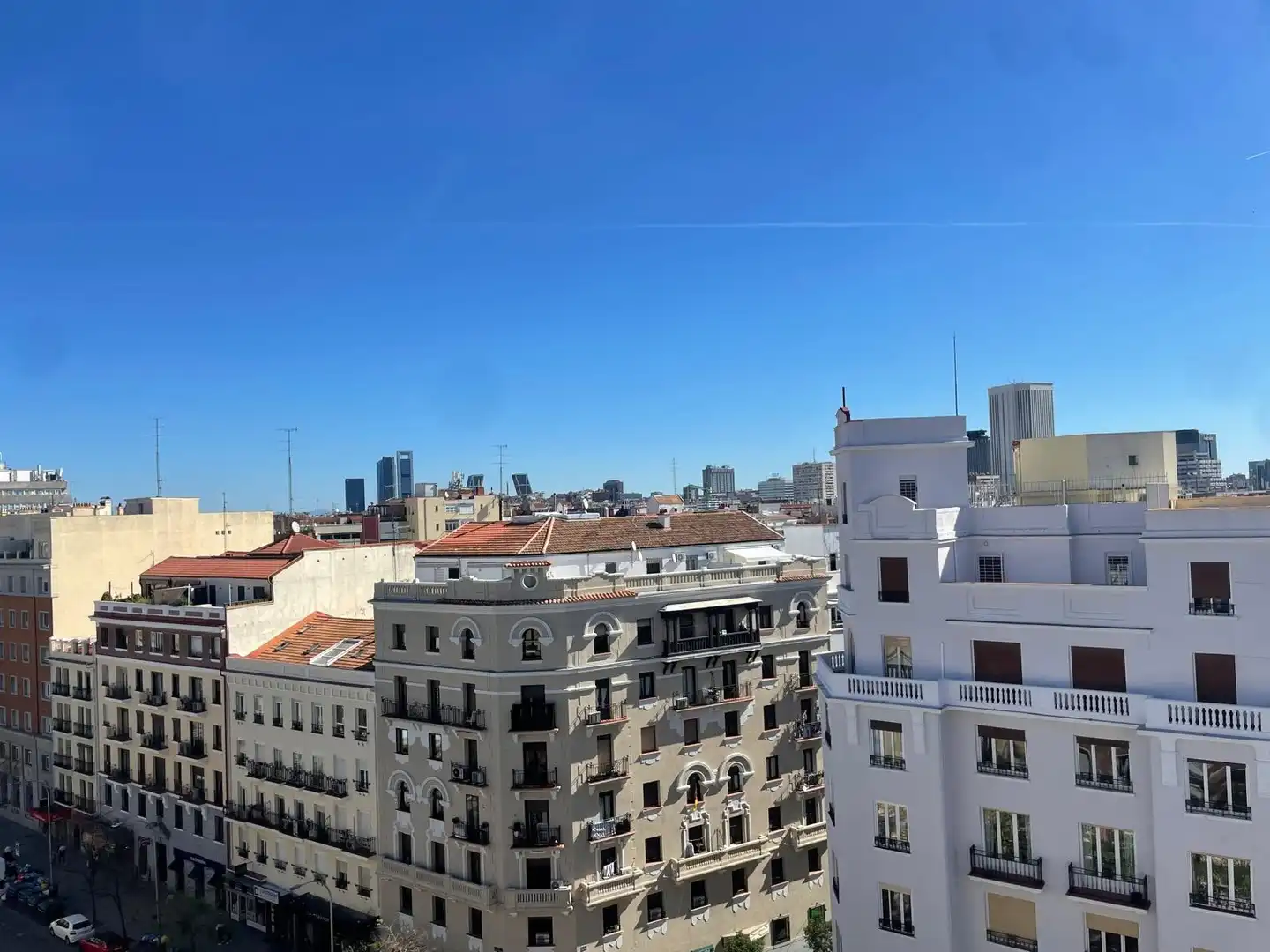 Vista exterior de Àtic en venda en Madrid amb Aire condicionat, Calefacció i Terrassa