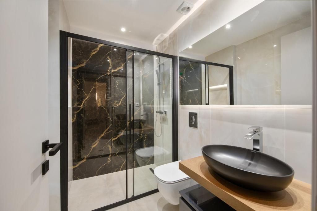 Bathroom of Flat to rent in Vilanova i la Geltrú  with Air Conditioner, Furnished and TV