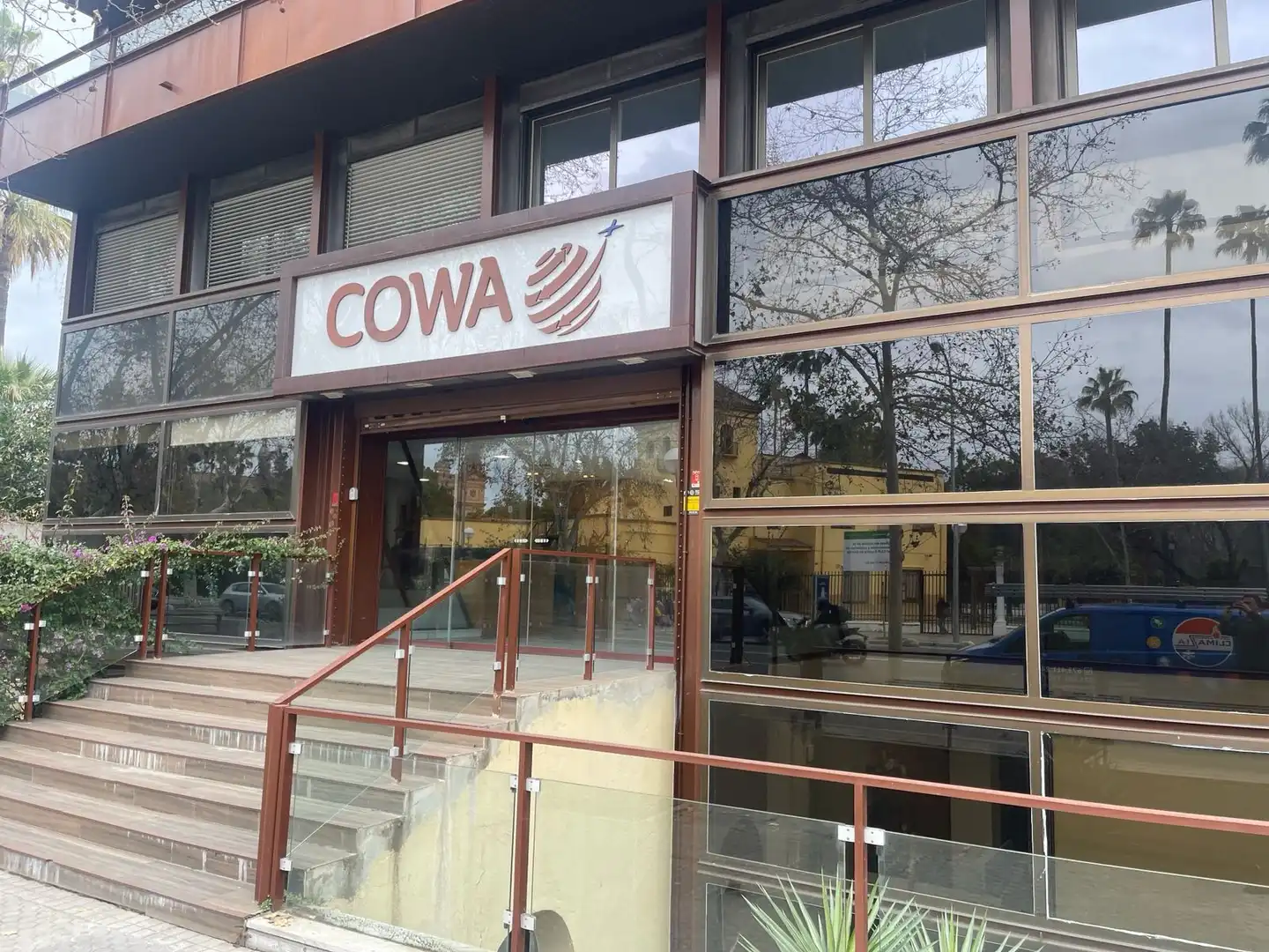 Außenansicht von Büro zur Miete in Sevilla