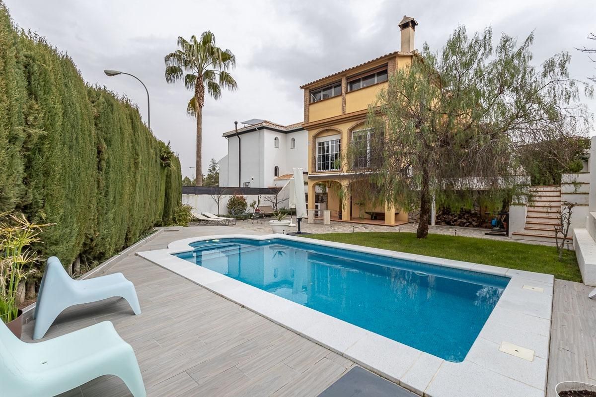Piscina de Casa o xalet en venda en Alhendín amb Jardí privat i Piscina
