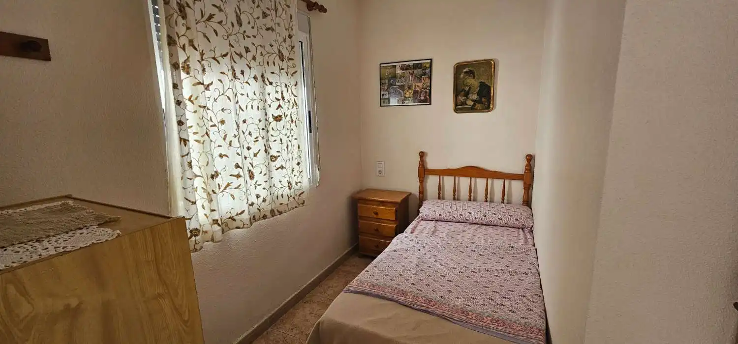 Schlafzimmer von Einfamilien-Reihenhaus zum Verkauf in Torrevieja mit Terrasse, Möbliert und Alarm