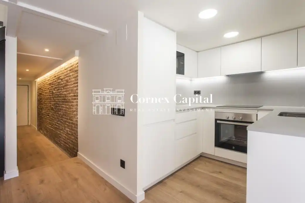 Cuina de Dúplex en venda en Barcelona amb Aire condicionat, Calefacció i Terrassa