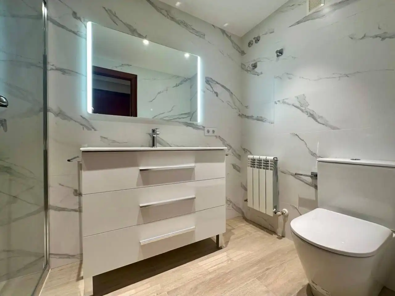 Baño de Piso de alquiler en  Logroño con Calefacción, Terraza y Trastero