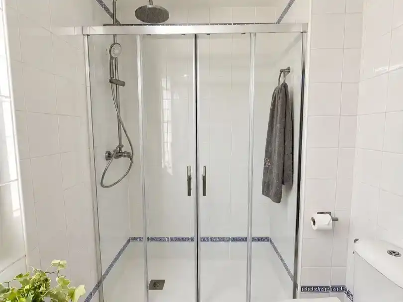 Bany de Pis en venda en Montequinto amb Aire condicionat, Piscina i Balcó